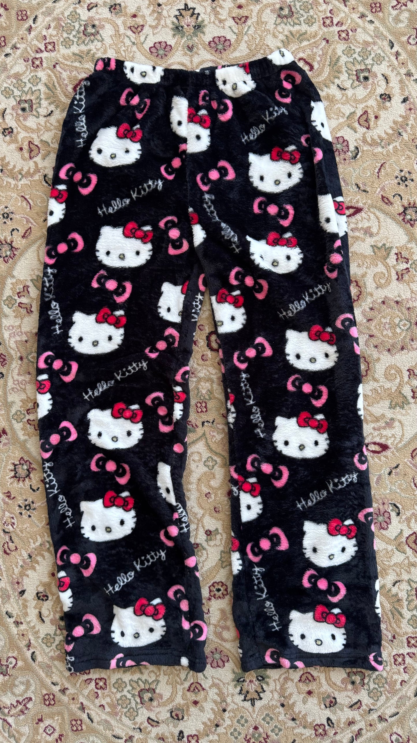 BLACK HELLO KITTY PANTS