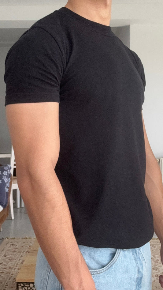 BLACK TSHIRT